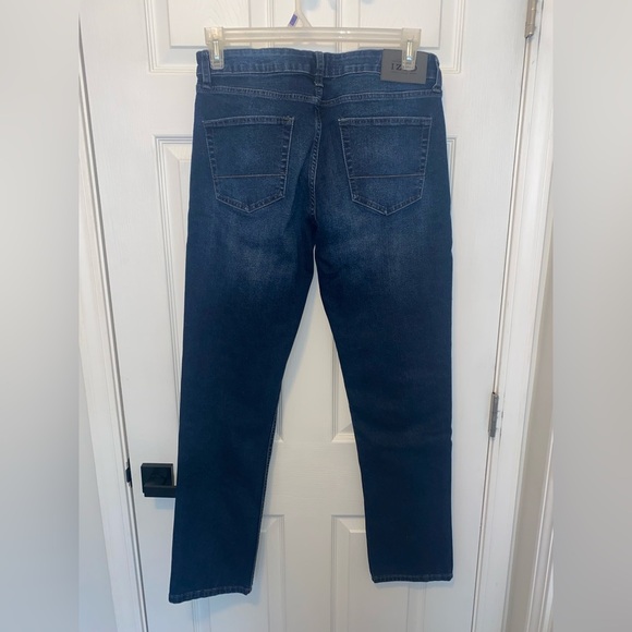 IZOD Mens Straight Jeans Size 32 x 34 - Picture 2 of 3